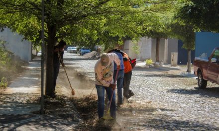Ayuntamiento de Colima continúa rehabilitando espacios públicos, en la capital