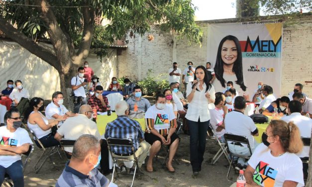 Mely Romero Sostuvo reuniones con prestadores de servicios turísticos de Cuyutlán, taxistas de Armería y vecinos