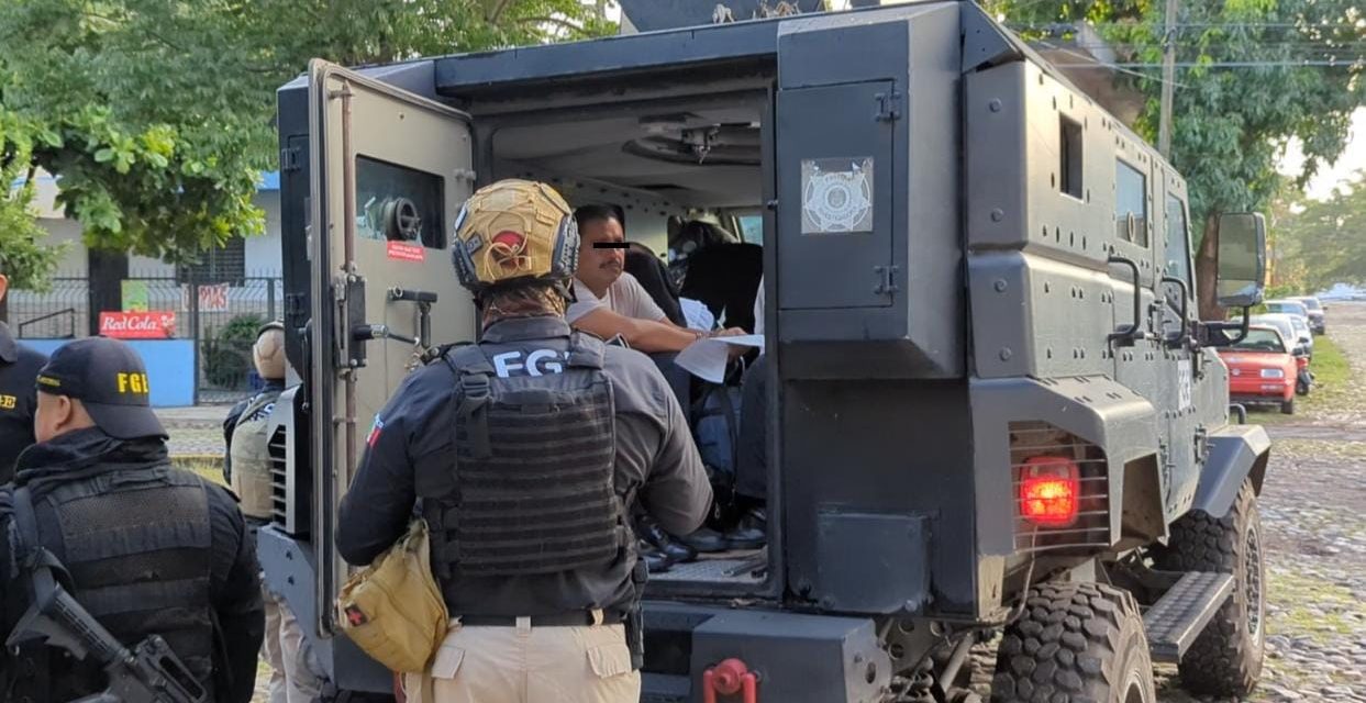 En sorpresiva acción logran detención de 8 policías municipales de Colima y Villa de Álvarez, informantes del CJNG