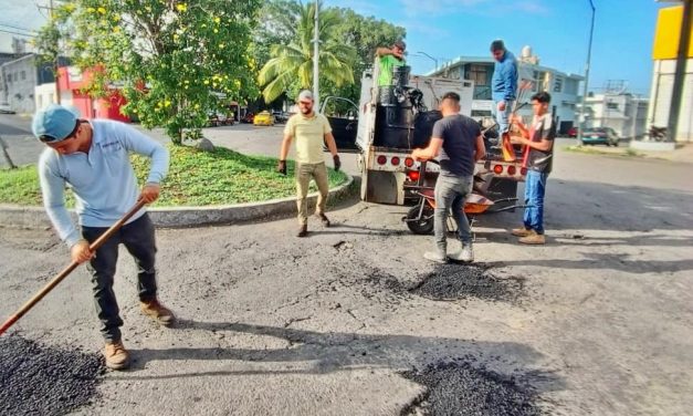 En el primer año de la presente administración municipal se han tapado más de 125 mil baches: Riult Rivera